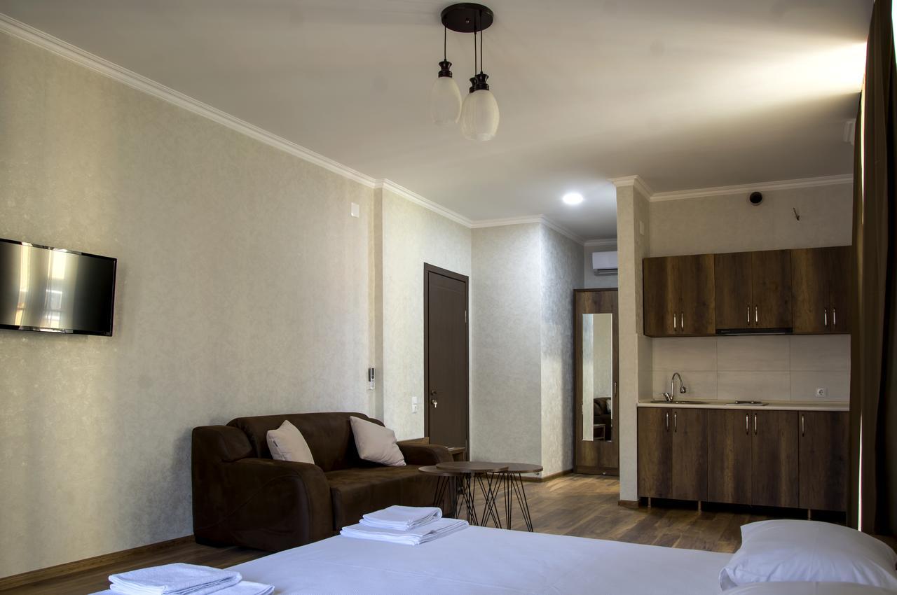 Hotel Absolut บาทูมิ ภายนอก รูปภาพ