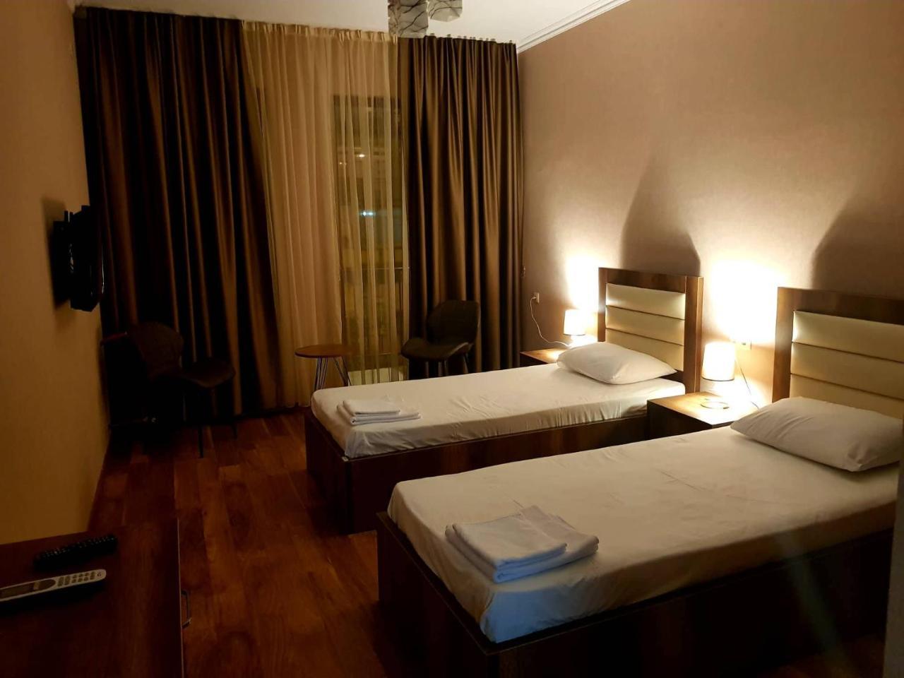 Hotel Absolut บาทูมิ ภายนอก รูปภาพ